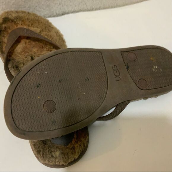 Brown Ugg Fuzzy Flip Flops size 7 W - Picture 6 of 6